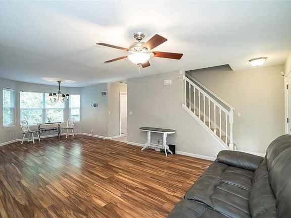 5th image of 211 Jefferson Ave