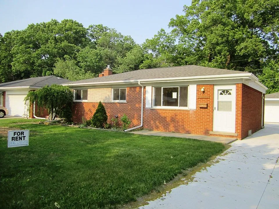 25480 Wexford Ave