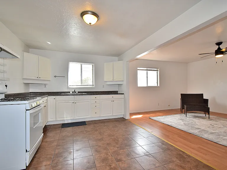 1890 Gils Way — Photo 10