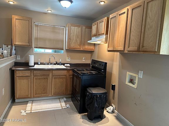 5th image of 116 Enola St