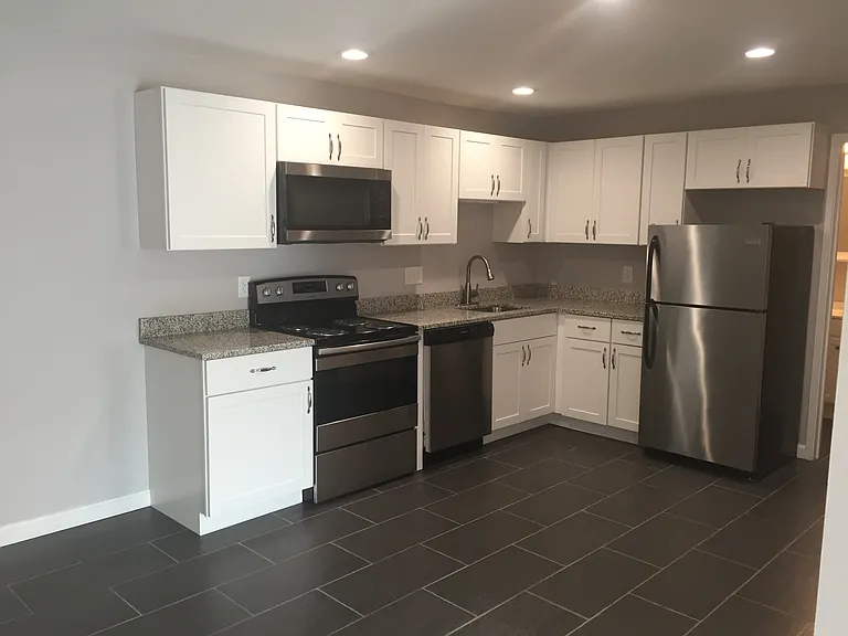 2 Pineland Avenue — Photo 31