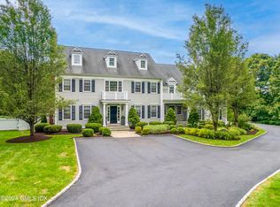 6 Powderhorn Dr, Ridgefield, CT 06877