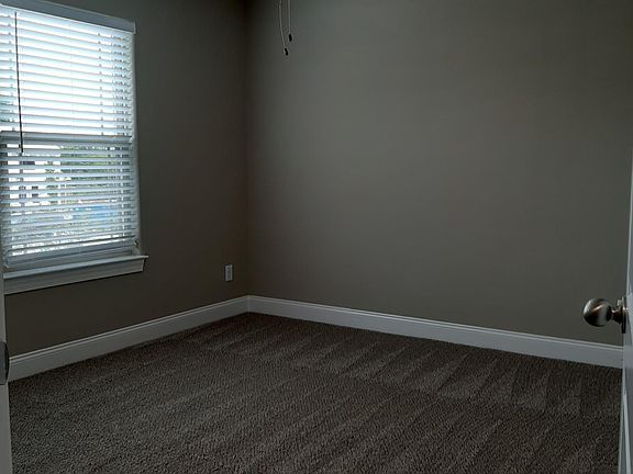 4th image of 555 Gresham Ln #7C