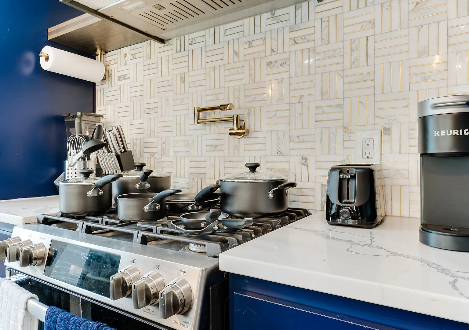 Luxury Townhome | Pet Friendly — Photo 3