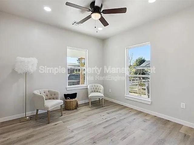 1951 NW 11th St — Photo 21