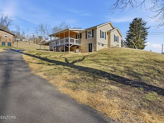 5th image of 107 Ripley St