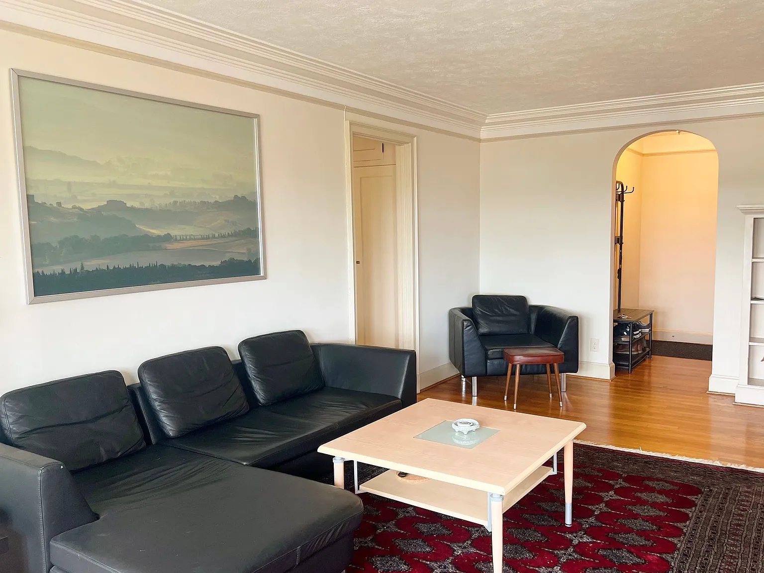 Mayflower Apartments — Photo 4