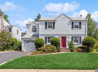 230 Manchester Rd, River Edge, NJ 07661