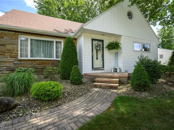 189 36th St SW, Barberton, OH 44203