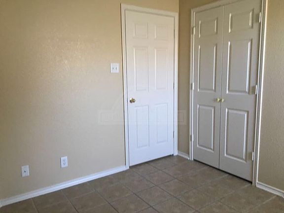 2nd image of 318 Jeff Gordon Dr Unit B