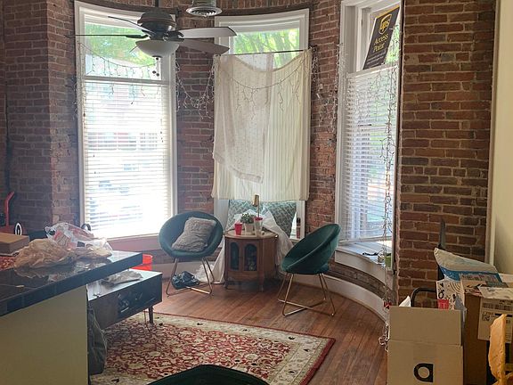 4th image of 930 W Franklin St APT 3