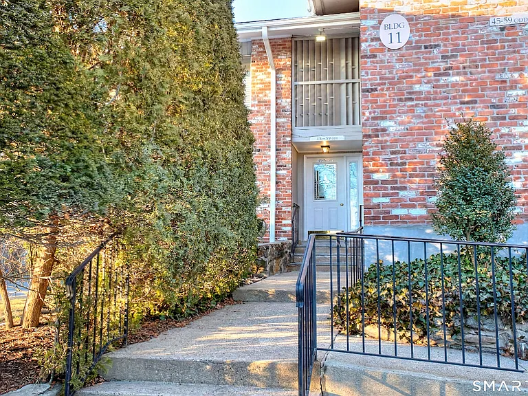 49 Southport Woods Dr #49 — Photo 2