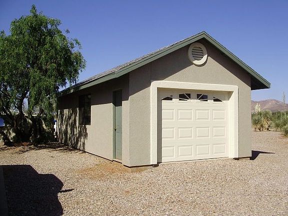 Detached Garage