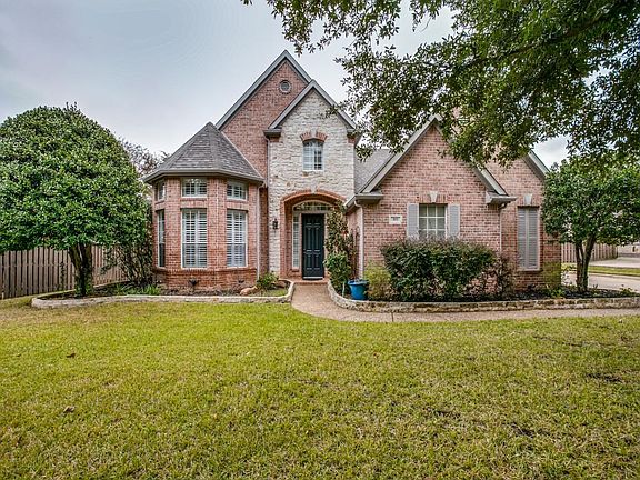 2nd image of 801 Heatherglen Ct