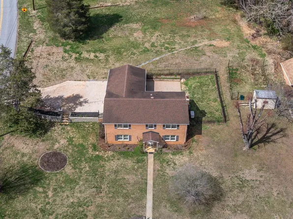 3300 Cranehill Dr, Lynchburg, VA 24503