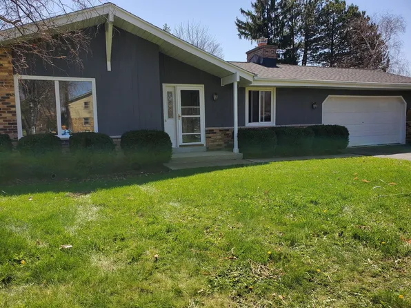 18625 Lola Dr, Brookfield, WI 53045