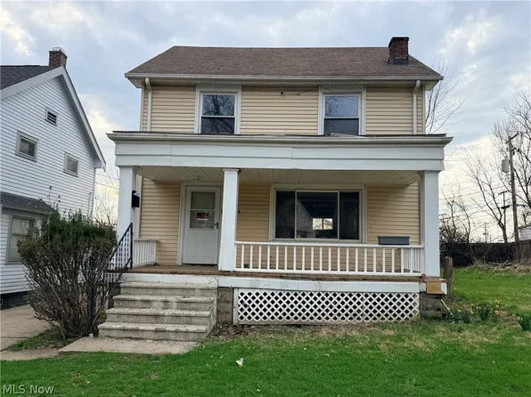 5328 Vine St, Maple Heights, OH 44137