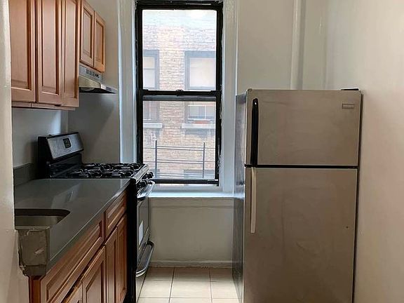 2nd image of 3025 Godwin Ter APT 1A