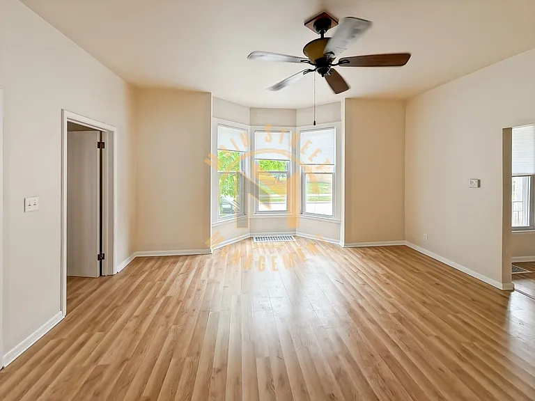 700 Merritt Ave — Photo 3