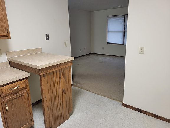3rd image of 709 E Madison St #B