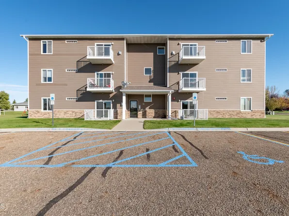 120 Santee Rd Unit 5, Lincoln, ND 58504