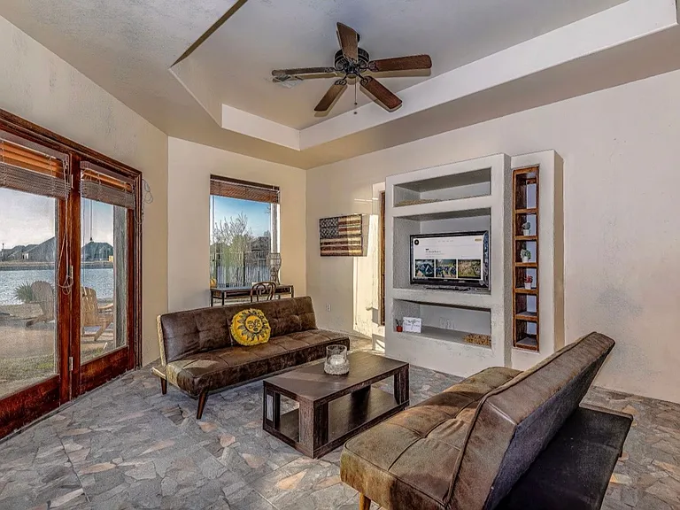 7623 Wyatt Lake Dr — Photo 45