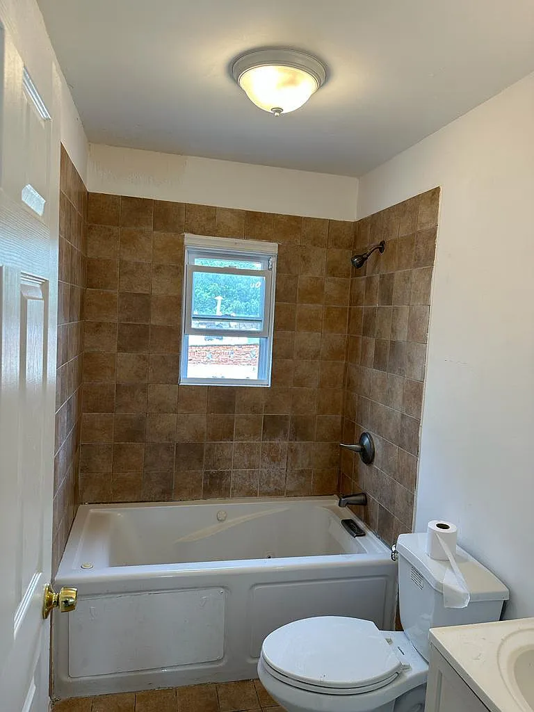 Studio, 500 sqft, $700 — Photo 4