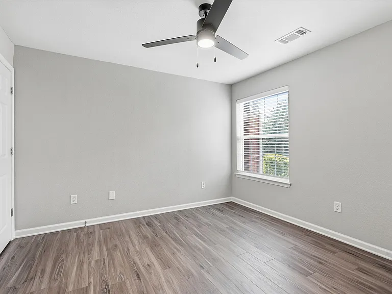 Villa Estates at Lenexa — Photo 38