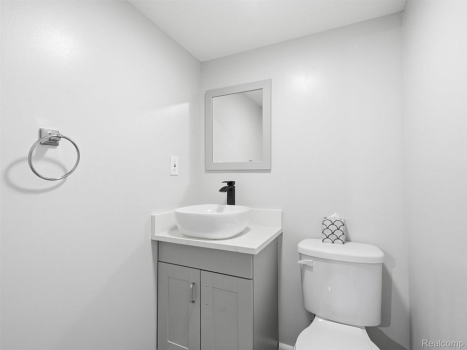 15317 Green Lane Ave, photo 22