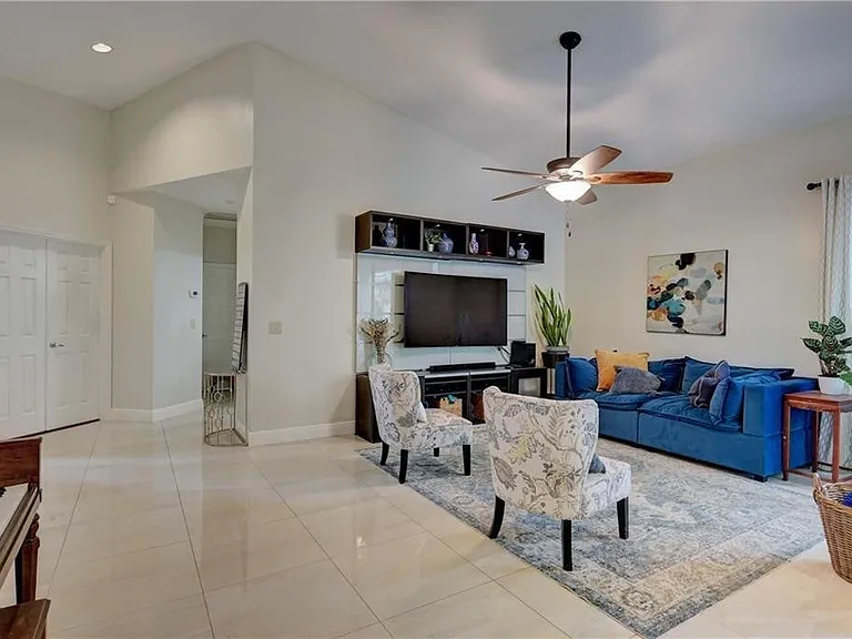 8171 Hampton Wood Dr — Photo 45