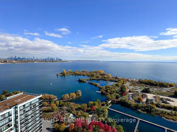 33 Shore Breeze Dr, Toronto, ON