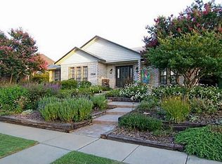 1516 Sunnyslope Dr, Carrollton, TX 75007