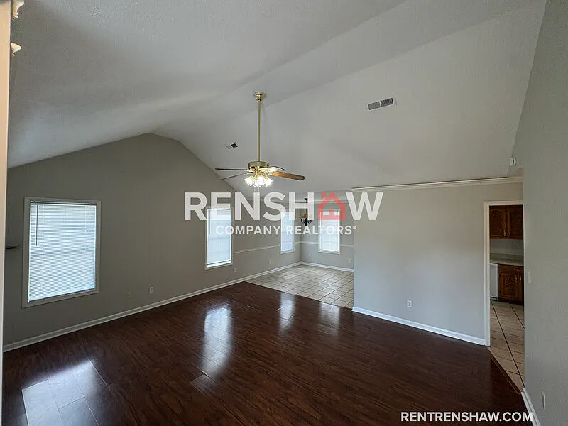 3 bed, 2.0 bath, 1392 sqft, $1,500 — Photo 3