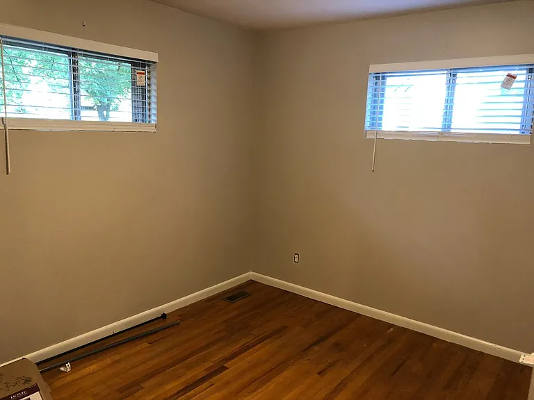 2605 Dexter Ln — Photo 12