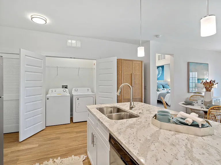 Oasis at Surfside — Photo 36