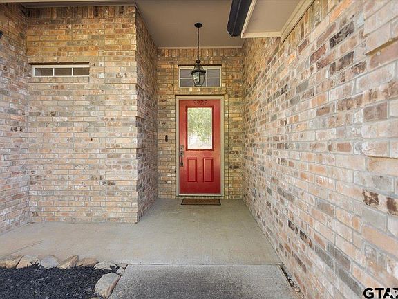 5th image of 5922 Creekside Cir