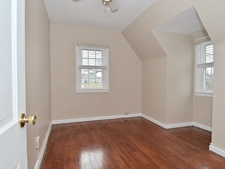 3775 E Thompson Rd — Photo 34