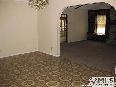 4th image of 7458 Stonehouse Dr