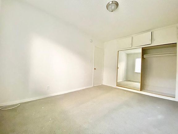 4th image of 2743 Waverly Dr #1