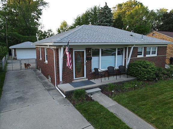 2nd image of 1519 Genesee Dr