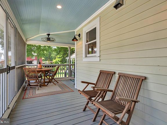 5th image of 1109 Locust St