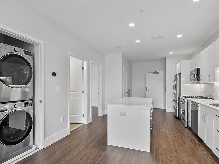 205 Maverick St #201 — Photo 18