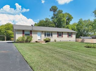 100 McBratney Dr, Hendersonville, TN 37075