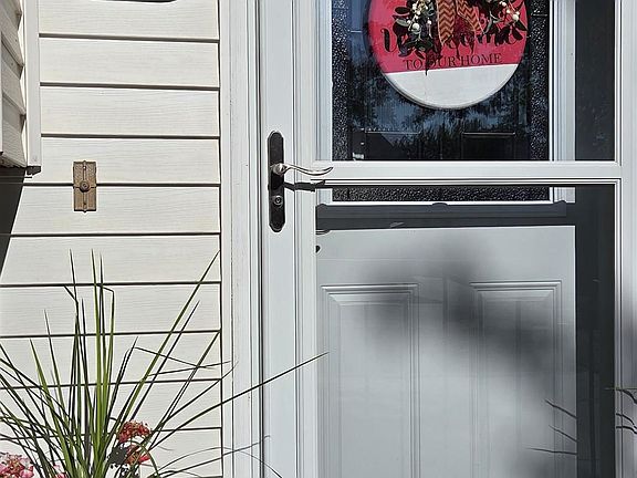 5th image of 6139 NW 10th St
