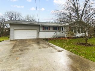 42222 Edward Cir, Columbiana, OH 44408