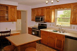 4th image of 1214 Willow Bend Dr