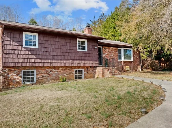 4040 Bethania Station Rd, Winston Salem, NC 27106