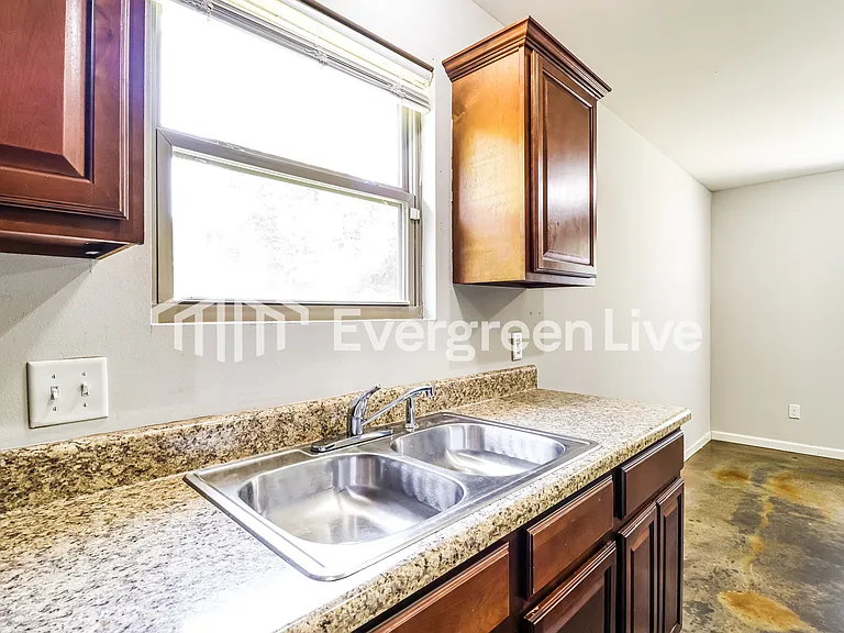 1298 Ridge Rd — Photo 4