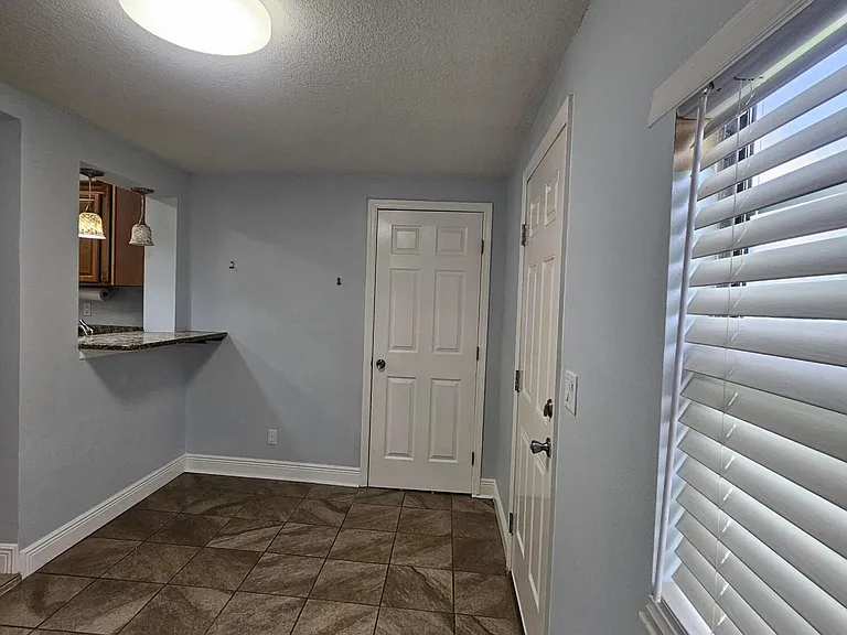 135 Roosevelt Ave #135A — Photo 18