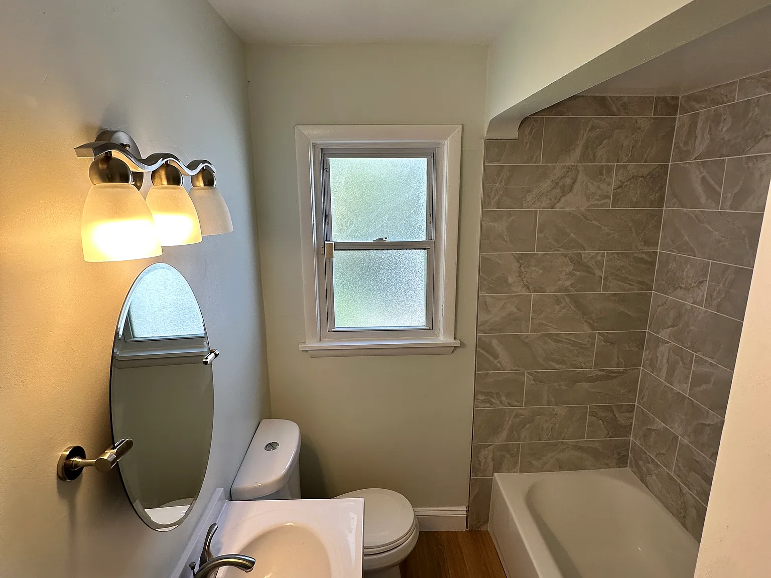 4 bed, 1224 sqft, $1,700 — Photo 4